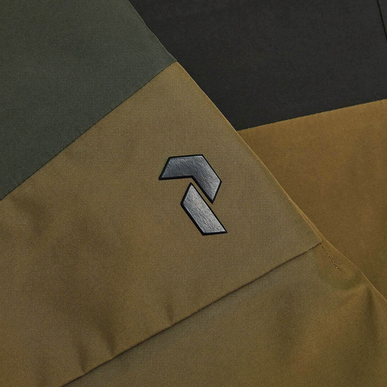 PEAK PERFORMANCE Pantaloni Da Sci Gravity Gore-Tex 3L Uomo Pine Needle Snap Green Oli G79000 020 PINE NEEDLE/SNAP GREEN/OLI 