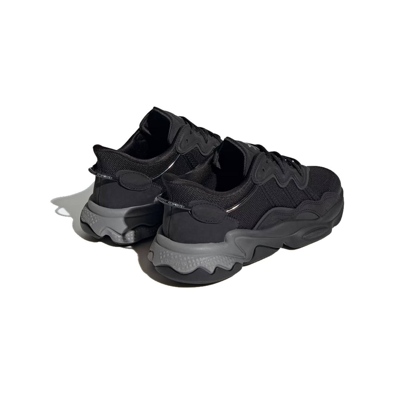 Sneakers Ozweego Unisex Black IE7101 CBLACK/CBLACK/GRETHR ADIDAS 