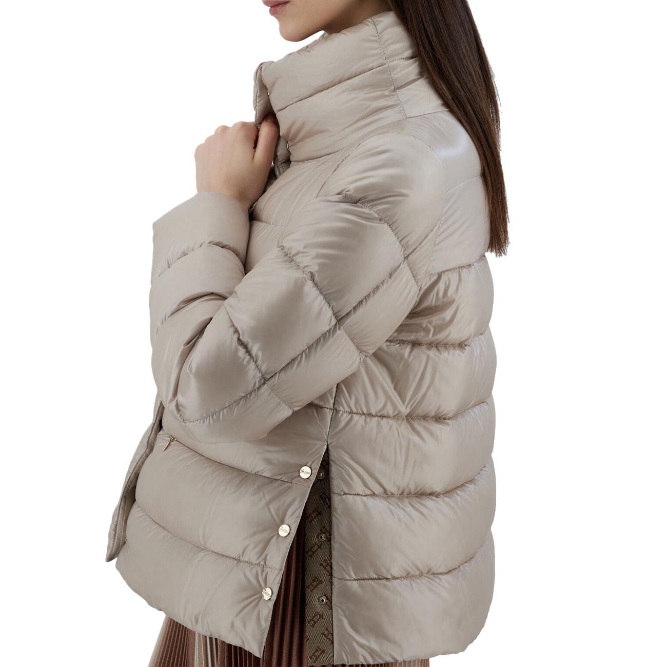  PI001781D12017Z 1985 CHANTILLY HERNO 